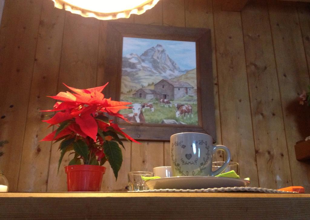 Hotel Meublé Gorret Breuil-Cervinia Exterior foto
